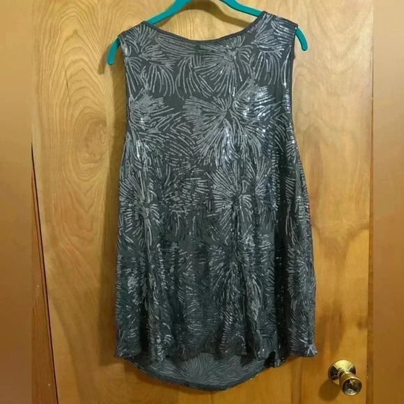 Premise Studio Scoop Neck Tank Sequined Metallic Size 2X NWT - Picture 10 of 10